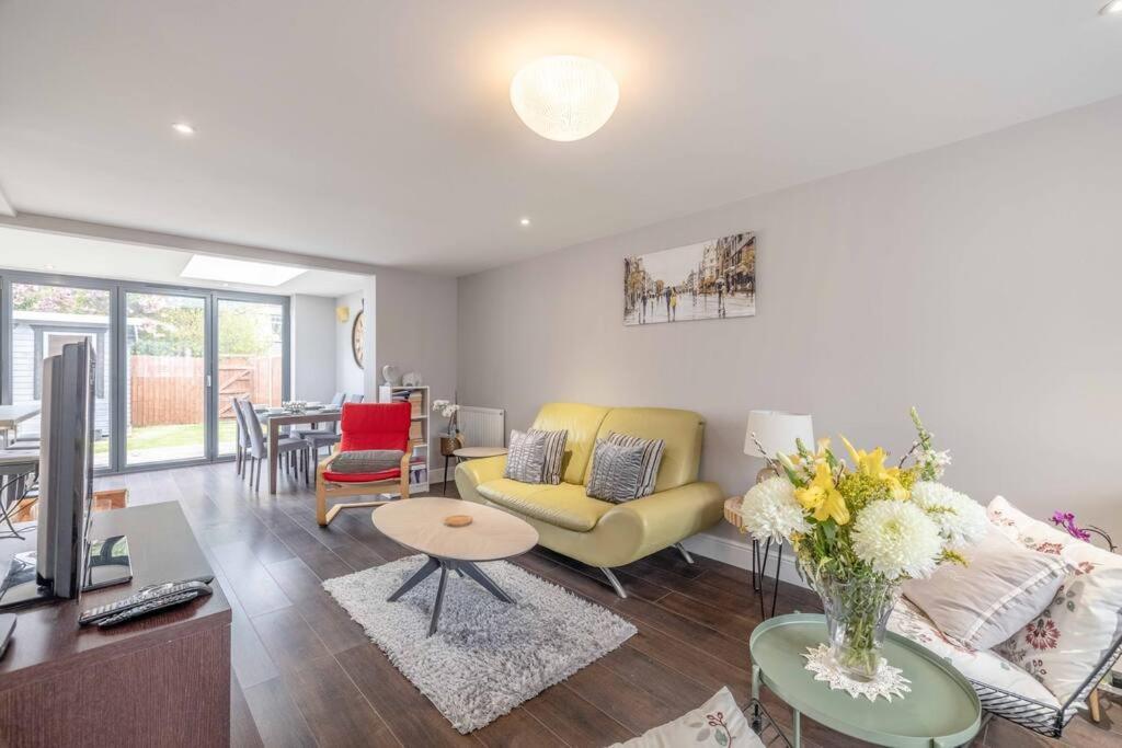 Central Windsor, 5 Mins To Legoland, Driveway Bagian luar foto